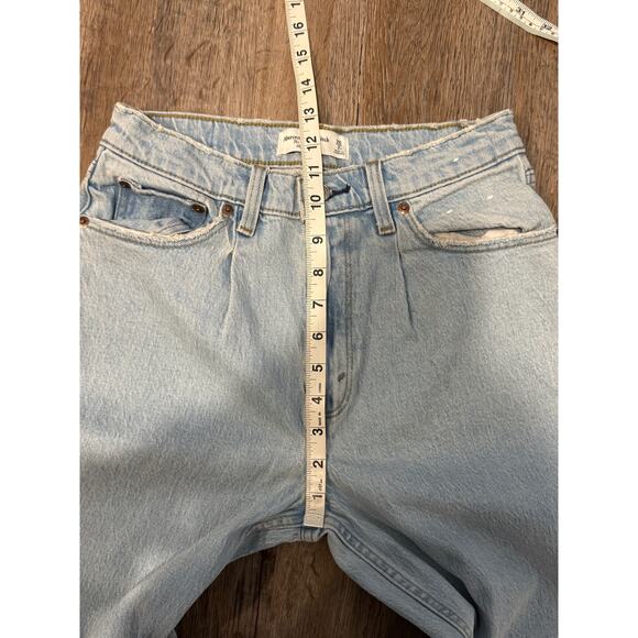 Abercrombie & Fitch Women’s High Rise 80’s Mom Jean Size 26 - Picture 7 of 8